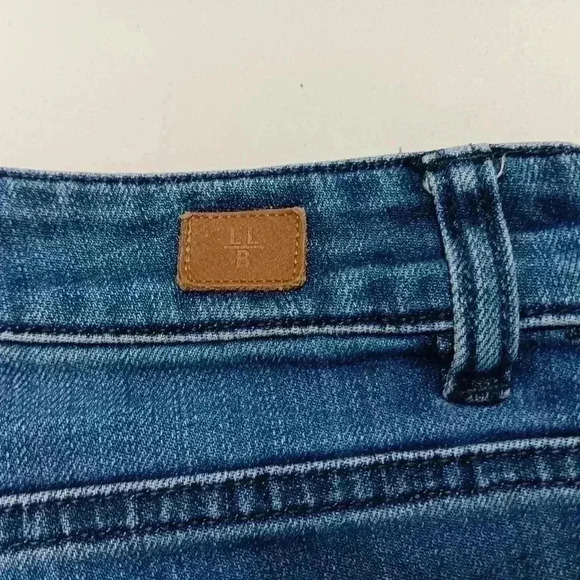 LL Bean Signature crop jeans.  Ladies size 8 - Picture 8 of 9